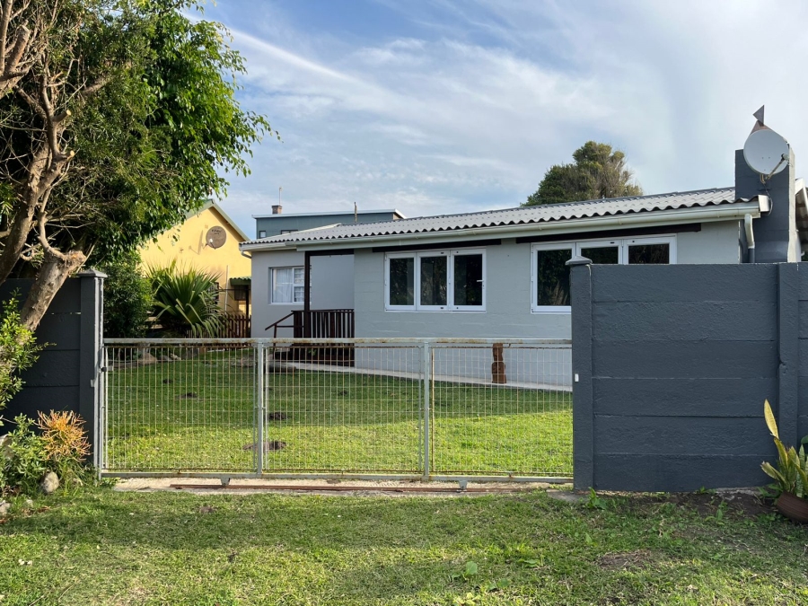 4 Bedroom Property for Sale in Seavale Eastern Cape